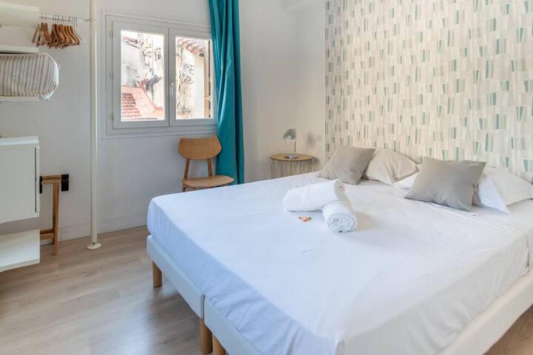 Magnifique Appartement De Charme Avec Vue Sur Le Palais Des Papes A Avignon Wifi Gratuit Buitenkant foto