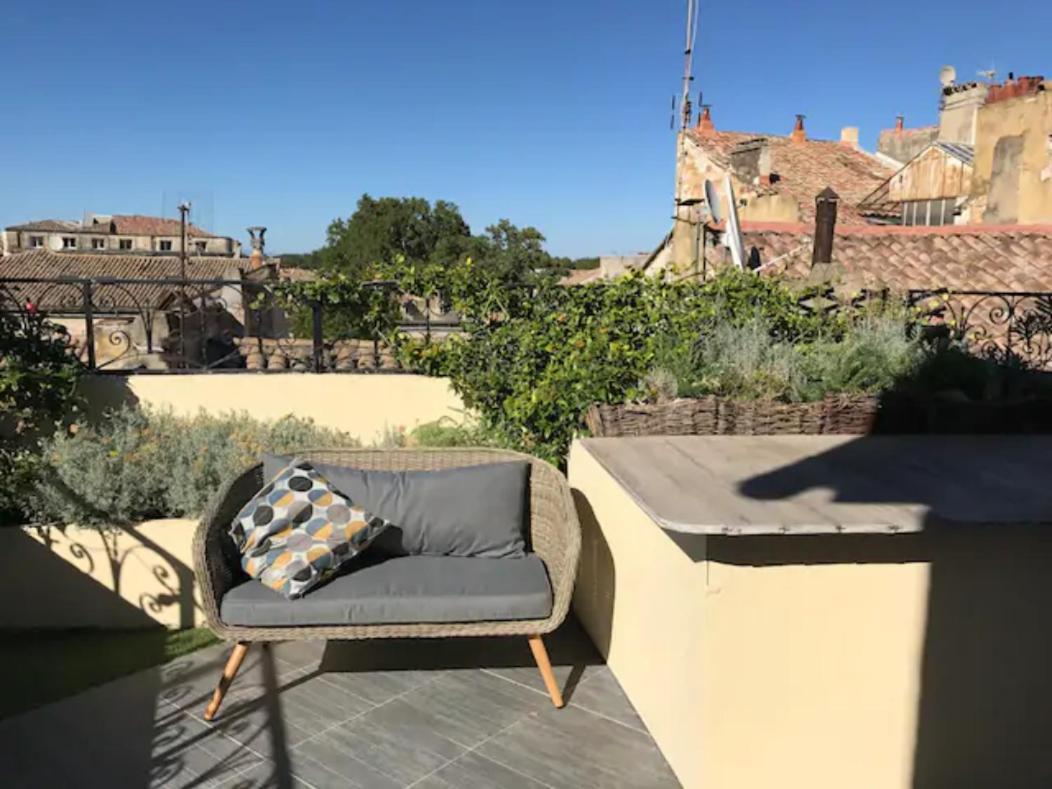 Magnifique Appartement De Charme Avec Vue Sur Le Palais Des Papes A Avignon Wifi Gratuit Buitenkant foto